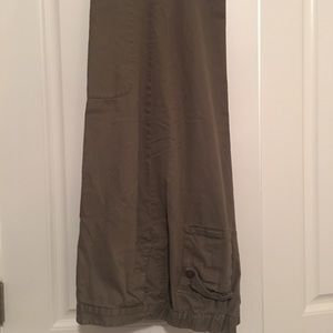 Khaki (dark) Cropped Pants